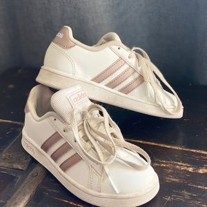 Girls Grand Court Adidas Shoes Size 12